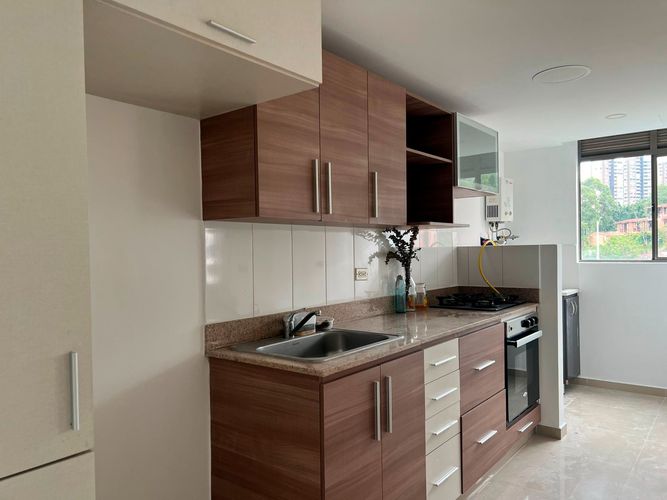 Apartamento de 3 alcobas en arriendo en Loma Del Esmeraldal, Envigado, 95 m² · foto 7 de 18
