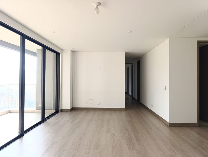 Apartamento de 3 alcobas en venta en El Poblado, Medellín, 124 m² · foto 3 de 19