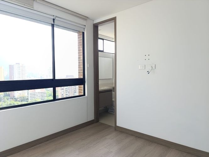 Apartamento de 3 alcobas en venta en El Poblado, Medellín, 124 m² · foto 10 de 19