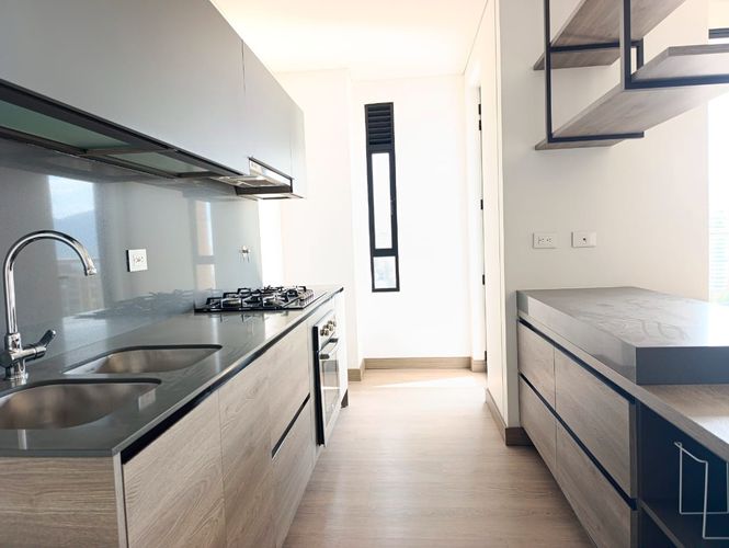 Apartamento de 3 alcobas en venta en El Poblado, Medellín, 124 m² · foto 5 de 19