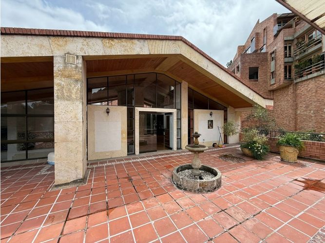 Apartamento en venta en Bosque De Pinos, Bogotá, 323 m² · foto 2 de 24