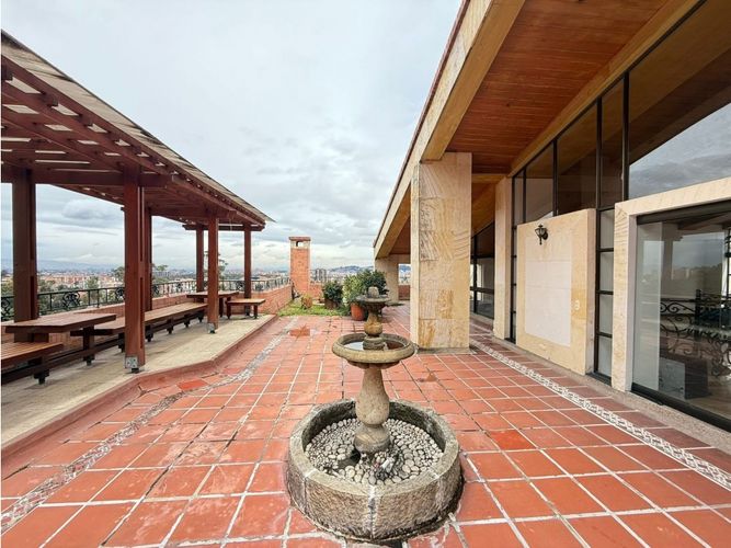 Apartamento en venta en Bosque De Pinos, Bogotá, 323 m² · foto 3 de 24