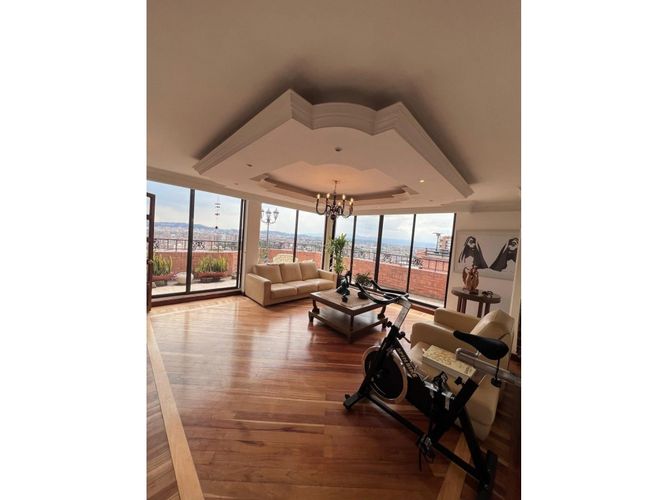 Apartamento en venta en Bosque De Pinos, Bogotá, 323 m² · foto 12 de 24