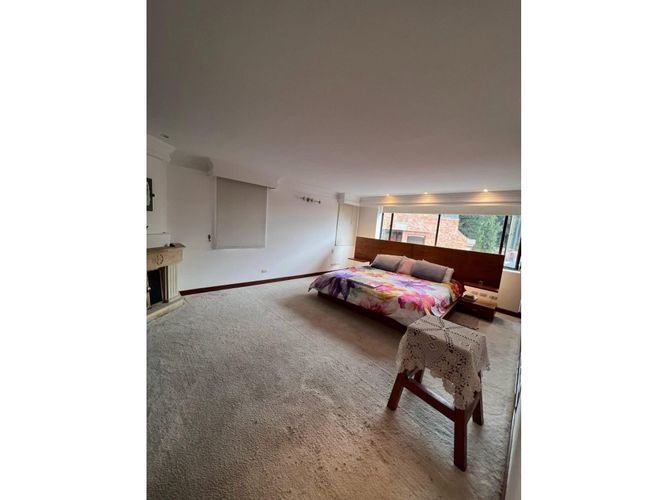 Apartamento en venta en Bosque De Pinos, Bogotá, 323 m² · foto 17 de 24
