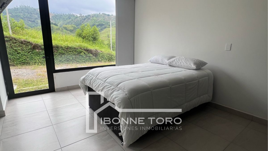 Casa de 6 alcobas en venta en Los Rosales, Manizales · foto 16 de 18