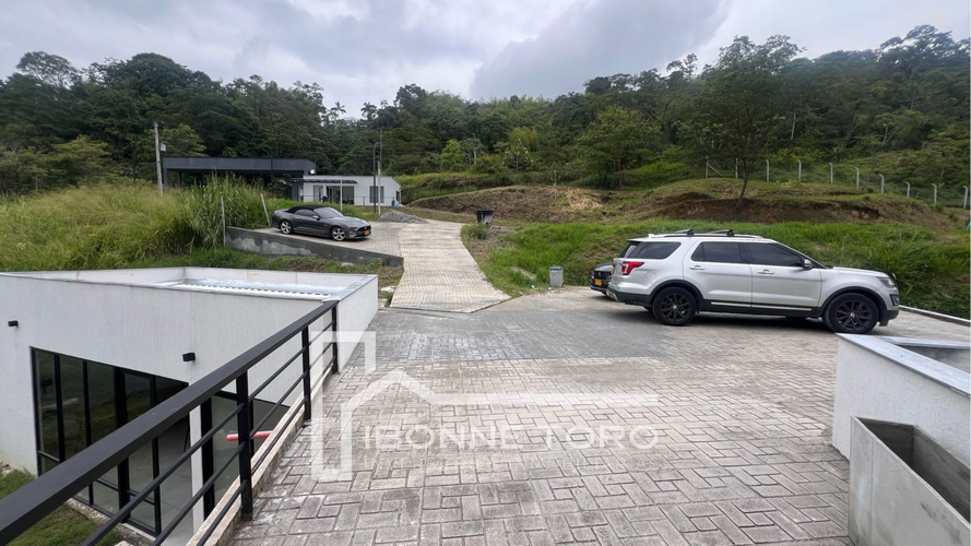 Casa de 6 alcobas en venta en Los Rosales, Manizales · foto 5 de 18