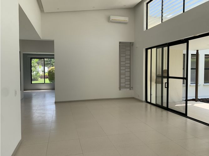 Casa de 3 alcobas en venta en Vía El Caimo, Armenia, 227 m² · foto 13 de 24