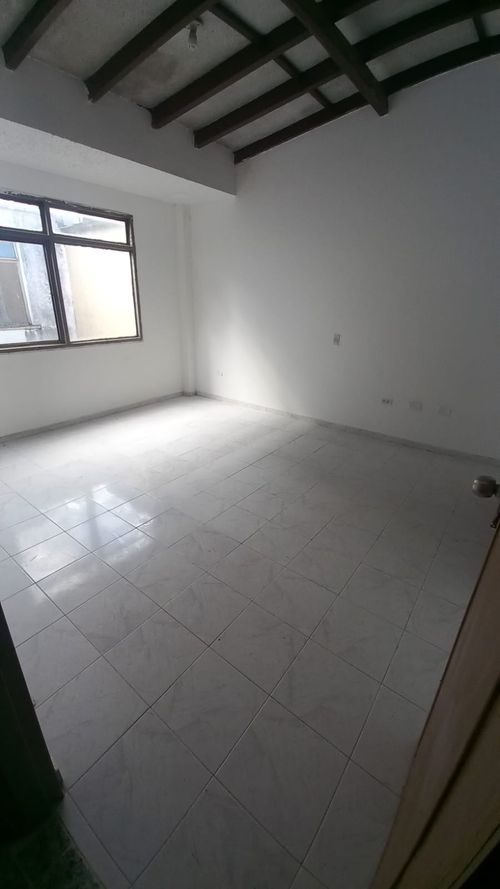 Casa de 4 alcobas en venta en Los Profesionales, Armenia, 250 m² · foto 17 de 22