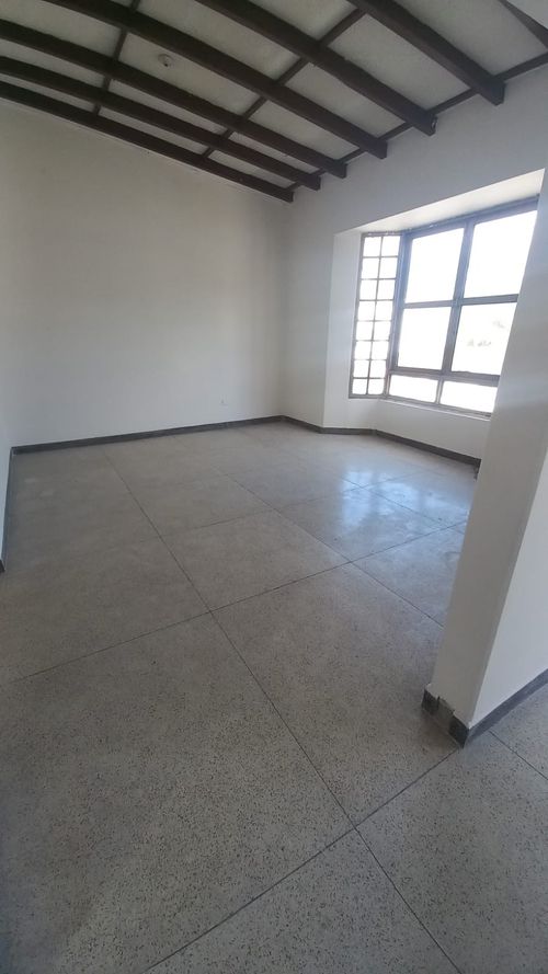 Casa de 4 alcobas en venta en Los Profesionales, Armenia, 250 m² · foto 9 de 22