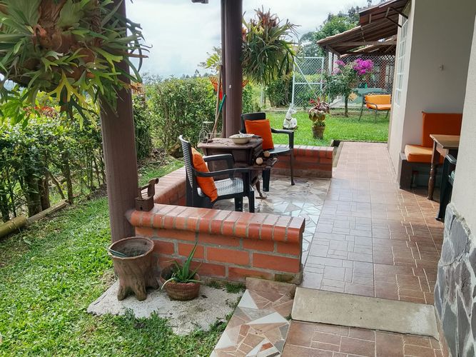 Finca en venta en Tribunas Corcega, Pereira, 200 m² · foto 2 de 24