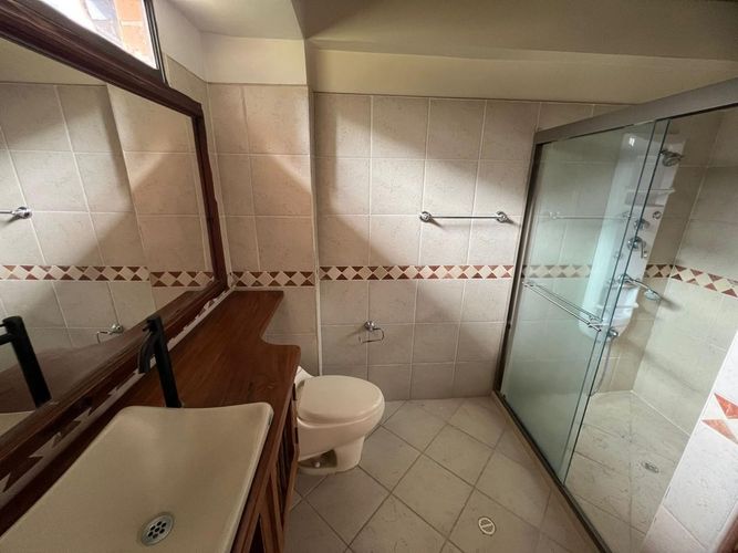 Casa de 3 alcobas en venta en La Doctora, Sabaneta, 220 m² · foto 3 de 16