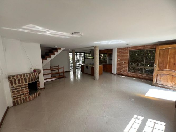 Casa de 3 alcobas en venta en La Doctora, Sabaneta, 220 m² · foto 9 de 16
