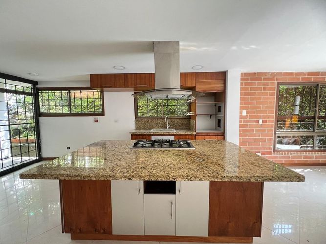 Casa de 3 alcobas en venta en La Doctora, Sabaneta, 220 m² · foto 13 de 16