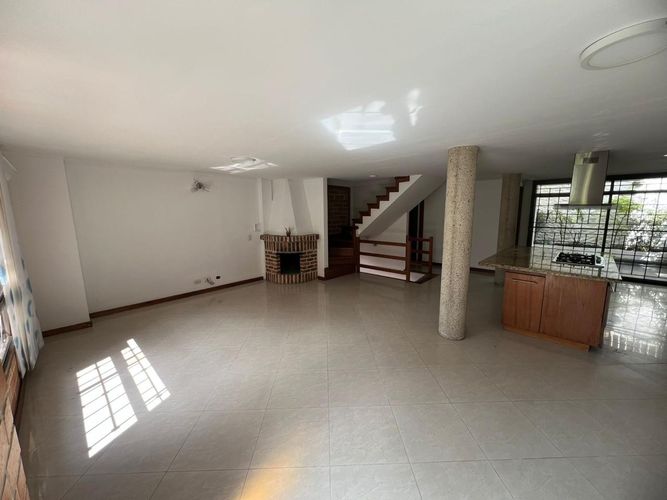 Casa de 3 alcobas en venta en La Doctora, Sabaneta, 220 m² · foto 15 de 16