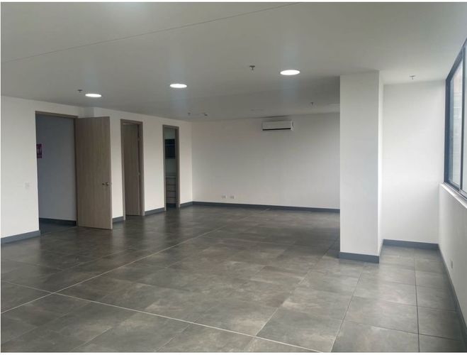 Oficina en arriendo en Las Vegas, Envigado, 174 m² · foto 2 de 10
