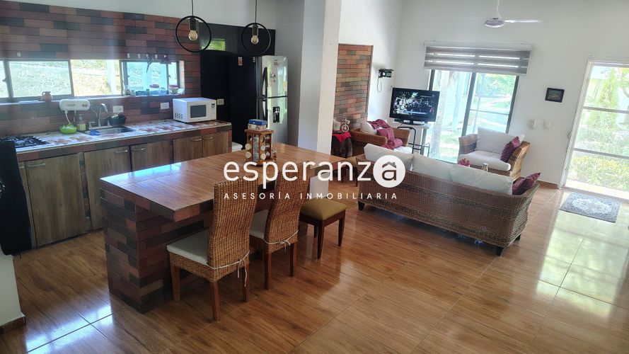 Casa de 3 alcobas en venta en Ricaurte, Ricaurte, 188 m² · foto 6 de 24