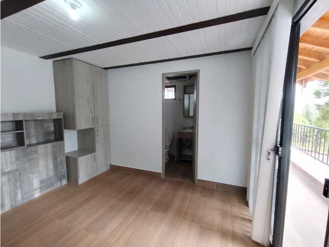 Casa de 6 alcobas en venta en El Salado, Guarne, 900 m² · foto 13 de 24