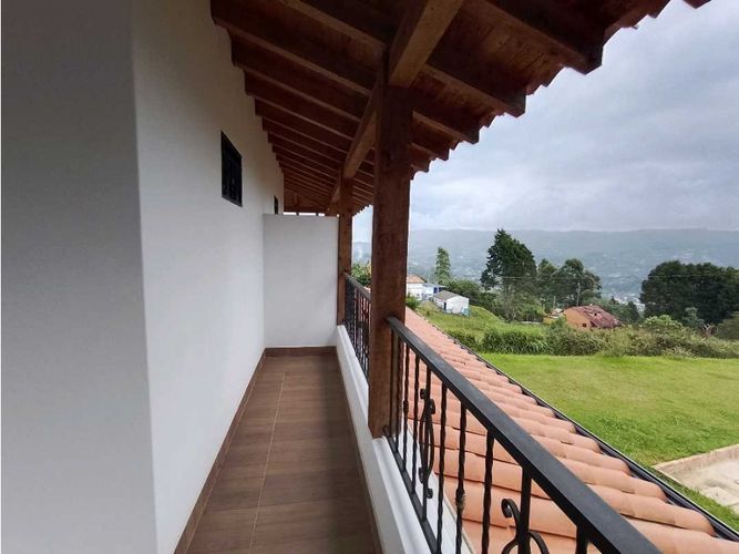 Casa de 6 alcobas en venta en El Salado, Guarne, 900 m² · foto 21 de 24
