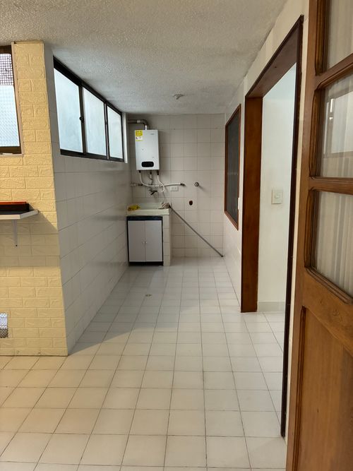 Apartamento de 3 alcobas en venta en Cedritos, Bogotá, 120 m² · foto 4 de 15