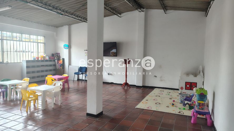 Casa de 5 alcobas en venta en La Estrada, Bogotá, 305 m² · foto 7 de 24
