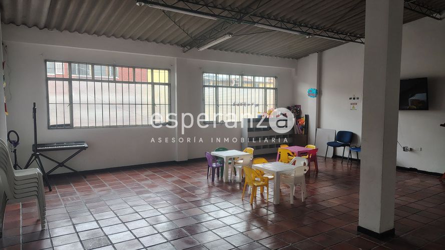 Casa de 5 alcobas en venta en La Estrada, Bogotá, 305 m² · foto 8 de 24