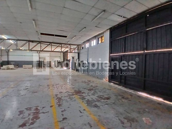Bodega en venta en El Poblado, Medellín, 507 m² · foto 3 de 13