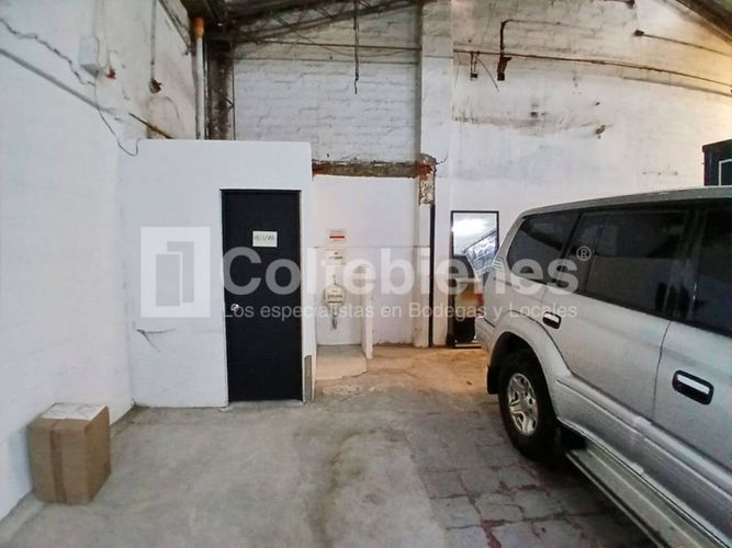 Bodega en venta en El Poblado, Medellín, 507 m² · foto 12 de 13
