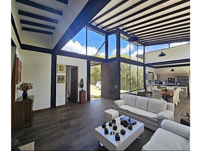 Casa de 3 alcobas en venta en Pantanillo, El Retiro, 320 m² · foto 3 de 10