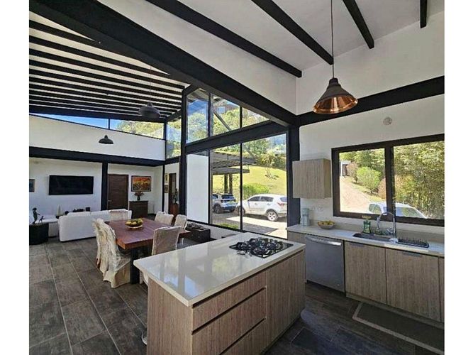 Casa de 3 alcobas en venta en Pantanillo, El Retiro, 320 m² · foto 4 de 10