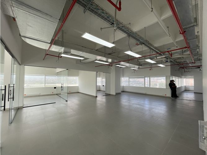 Oficina en venta en Manila, Medellín, 301 m² · foto 2 de 15