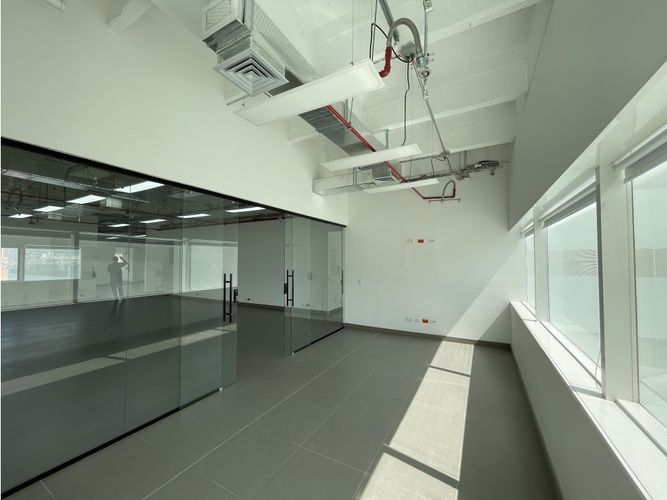 Oficina en venta en Manila, Medellín, 301 m² · foto 6 de 15