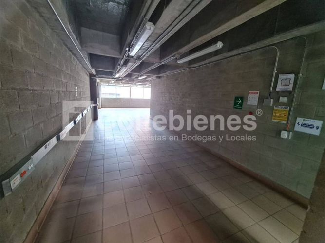 Bodega en arriendo en San Benito, Medellín, 633 m² · foto 2 de 22