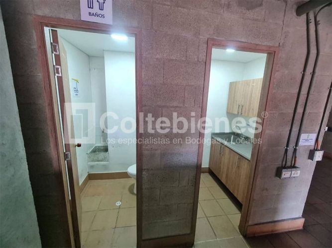 Bodega en arriendo en San Benito, Medellín, 633 m² · foto 4 de 22