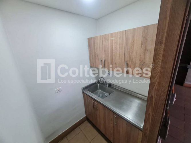Bodega en arriendo en San Benito, Medellín, 633 m² · foto 5 de 22