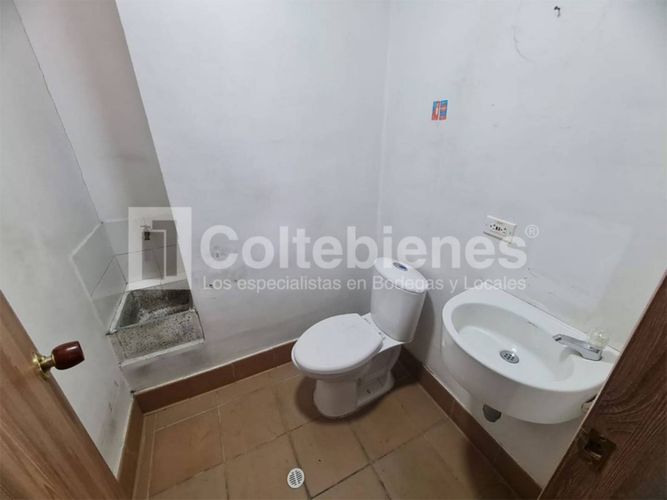 Bodega en arriendo en San Benito, Medellín, 633 m² · foto 7 de 22