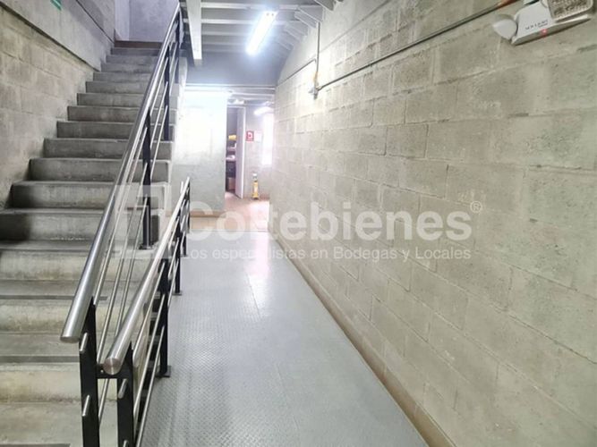 Bodega en arriendo en San Benito, Medellín, 633 m² · foto 8 de 22