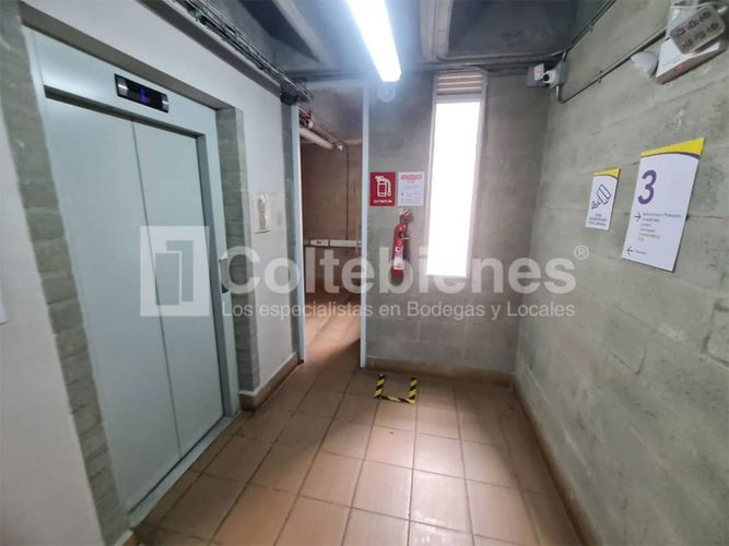 Bodega en arriendo en San Benito, Medellín, 633 m² · foto 10 de 22
