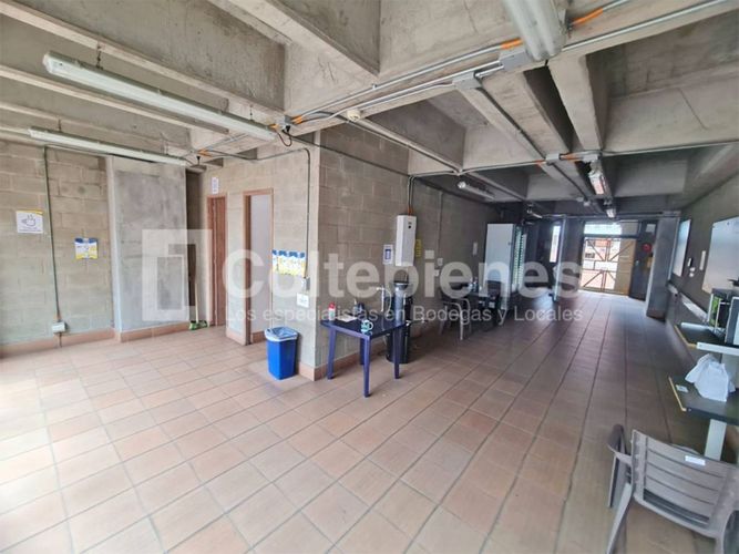 Bodega en arriendo en San Benito, Medellín, 633 m² · foto 12 de 22