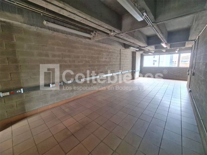 Bodega en arriendo en San Benito, Medellín, 633 m² · foto 16 de 22