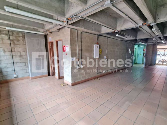 Bodega en arriendo en San Benito, Medellín, 633 m² · foto 17 de 22