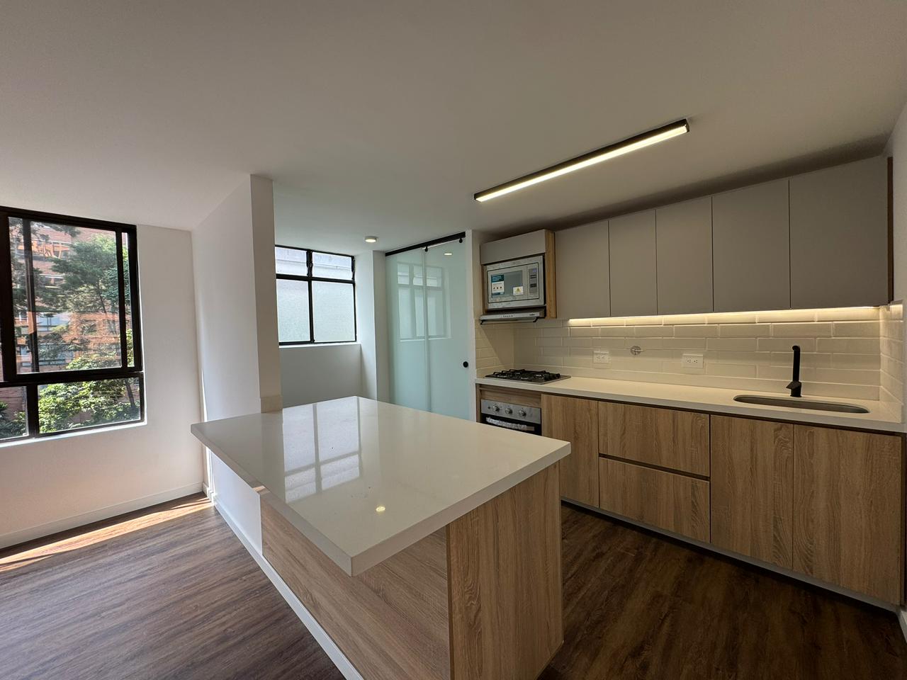 Apartamento en venta en Loma Benedictinos, Envigado · foto 2 de 12