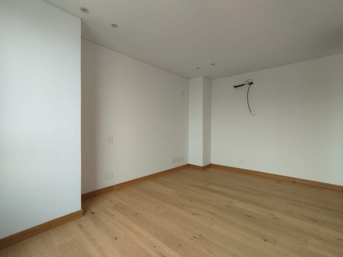 Apartamento de 3 alcobas en arriendo en El Poblado, Medellín, 259 m² · foto 8 de 20