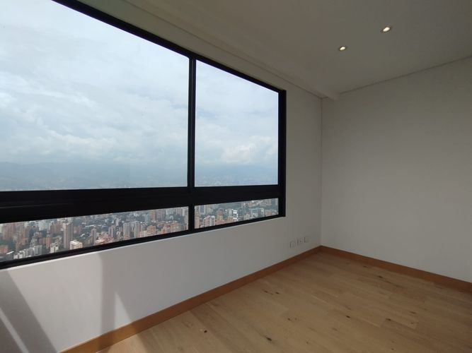 Apartamento de 3 alcobas en arriendo en El Poblado, Medellín, 259 m² · foto 14 de 20