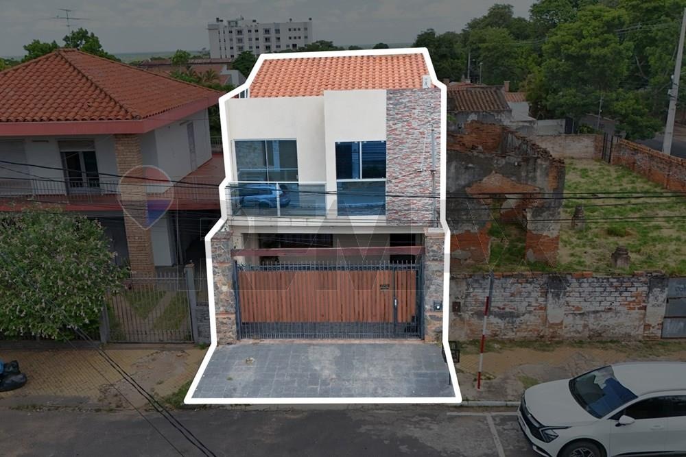 AMPLIA CASA EN ASUNCIÓN CENTRO EN VENTA — foto 2