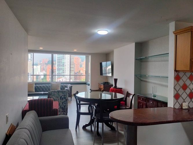 Apartamento de 2 alcobas en arriendo en El Poblado, Medellín, 112 m² · foto 4 de 14