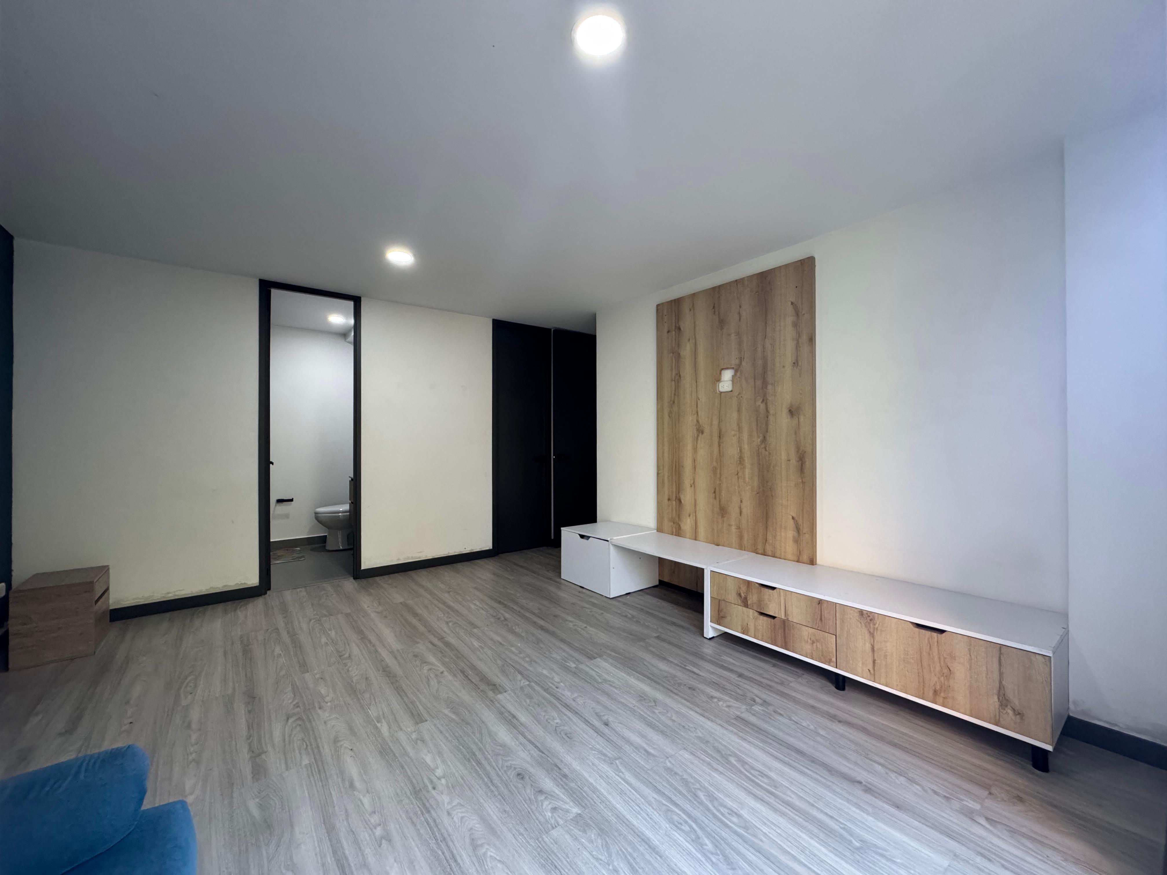 Apartamento en venta en Loma Del Esmeraldal, Envigado · foto 2 de 13