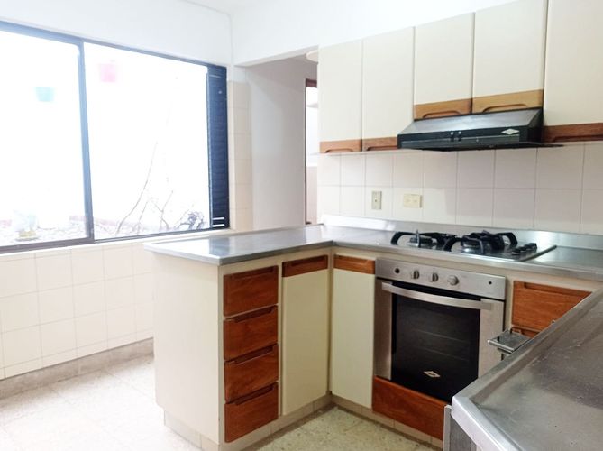 Casa de 3 alcobas en arriendo en El Poblado, Medellín, 343 m² · foto 11 de 19