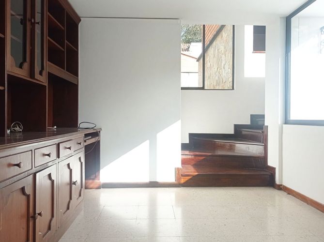 Casa de 3 alcobas en arriendo en El Poblado, Medellín, 343 m² · foto 5 de 19