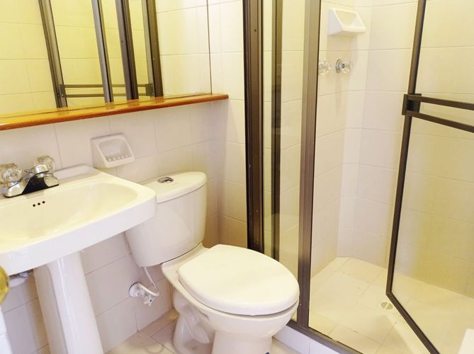 Casa de 3 alcobas en arriendo en El Poblado, Medellín, 343 m² · foto 15 de 19
