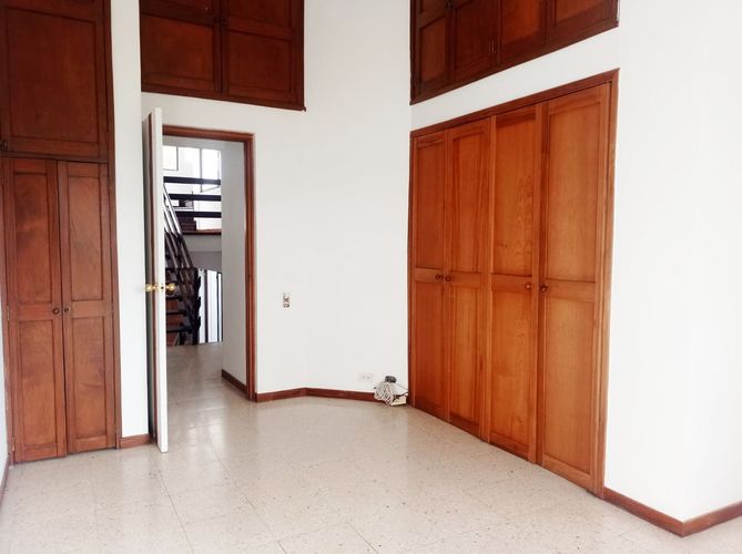 Casa de 3 alcobas en arriendo en El Poblado, Medellín, 343 m² · foto 12 de 19